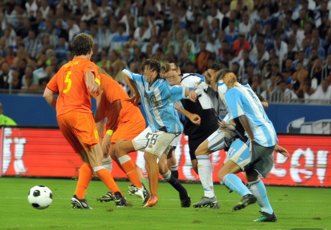 2010南非世界杯：荷兰VS阿根廷巅峰对决纪实